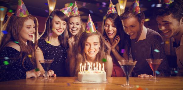 18 lett – hogyan ünnepeljük meg a gyerek nagykorúságát?